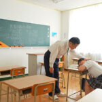 【痴女】 ねっとりベロチューと乳首舐めで誘惑 涎だらだらフェラで教師を沼らせる痴女J系 皆月ひかる ＜FANZA＞