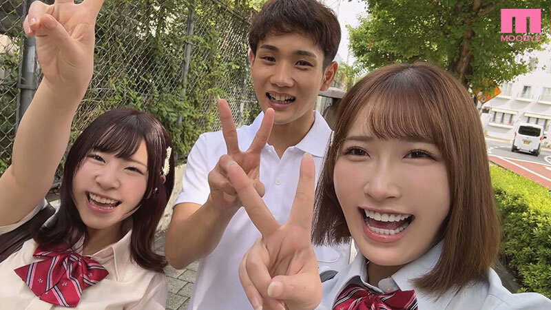 【痴女】 修学旅行中ボクの勃起ビーチクに気づいた陽キャ女子に囲まれ挟ま...