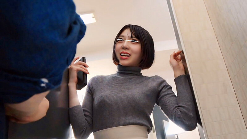 【痴女】 公衆便所のエロい落書きに電話をしたら隣の個室から通知音が鳴っ...