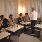 【痴女】 宝くじで一発逆転！勇気をだして初めてキャバクラに行ったらモテキ到来！！太客にしようと嬢達が擦り寄ってきてボクのチ●ポを醜く奪い合うまさかのハーレム痴女展開に… ＜FANZA＞