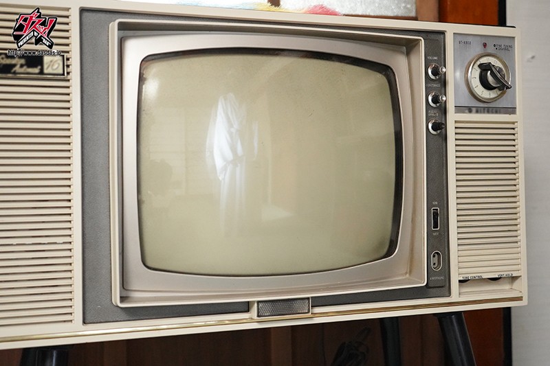 【痴女】 愛しき彼女には見えない。僕のアソコを狙う幽霊との奇妙な3人暮...