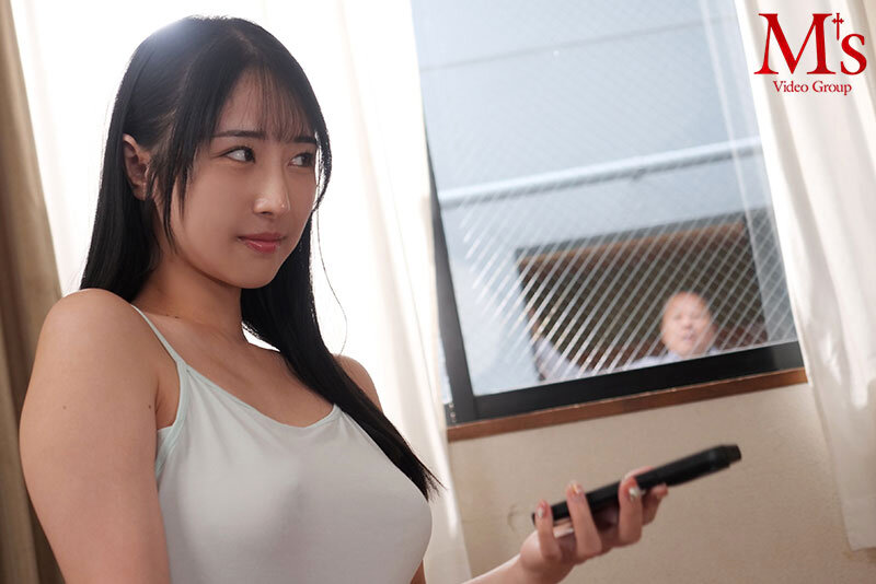 【痴女】 男なら絶対断れない！ とてつもなくいやらしい下着姿で中年おや...