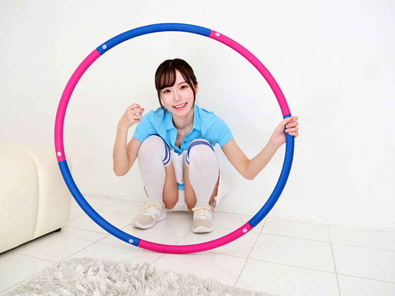 【痴女】 シコシコしながらエクササイズ！ パンチラインストラクター挑発...