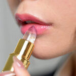 【痴女】 ネットで買った媚薬リップでビッチ化した女上司奈々と体液・愛液・精液をぜ～んぶ舐めしゃぶるキマりすぎた下品性交。 八木奈々 ＜FANZA＞