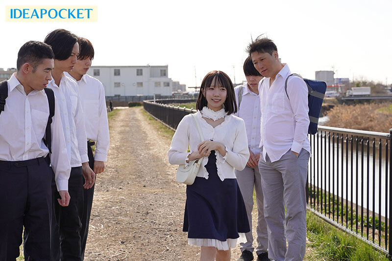 【痴女】 見た目は少女、中身はビッチな合法ロリ女教師は生徒をロリコンに...