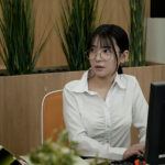 【痴女】 大人しい新入女子社員を一泊出張に同行させ相部屋に連れ込むと…まさかのド淫乱メスに変身して精液透明になるまで絞りヌカれた… 乃坂ひより ＜FANZA＞