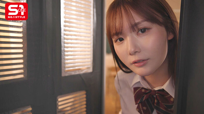 【痴女】 狭～い場所に男（えもの）を連れ込み身動きできない密着状態でじ...