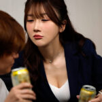 【痴女】 女上司と部下ほろ酔い相部屋飲み会を隠し撮り「私ってそんな魅力ないかな…」愚痴を溢した巨乳女上司は甘え声で誘惑し年下硬チ●ポを何度も求め不倫中出しに狂った ＜FANZA＞