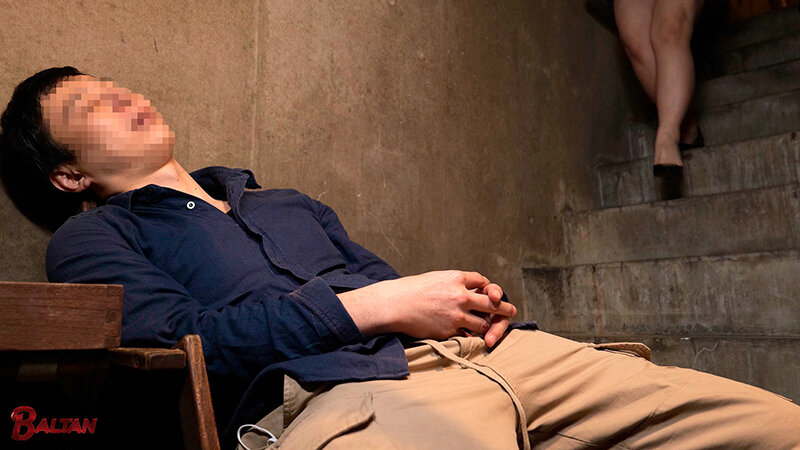 【痴女】 おばさんマ〇コで不本意射精！快楽に正直な体は気持ちとは無関係...