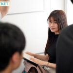 【痴女】 毎朝電車の端の席で読書をしている清楚美人お姉さんがM男を痴女って弄ぶ特殊性癖の持ち主だったなんて… 愛才りあ ＜FANZA＞