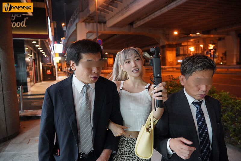 【痴女】 「イイって言うまで射精（だ）すなよ？」パンピーどM男をとっ捕...