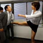 【痴女】 超・美脚のドSなデカい女上司に犯●れてみたい…？どっぱどっぱ おしっこ・唾液・潮・まん汁 体液飲まされながら男潮吹きメスイキFUCKが超ヤバい！！ 花宮きょうこ ＜FANZA＞