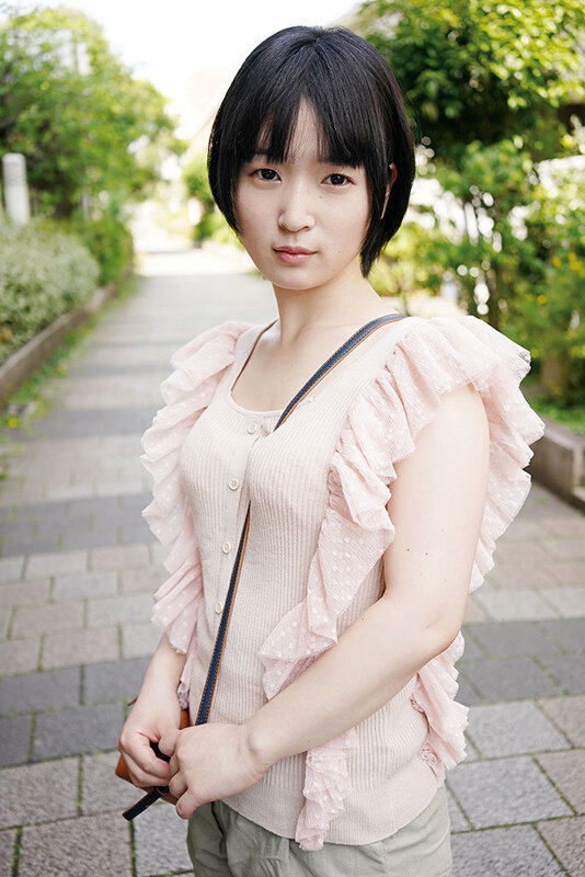 【痴女】 365日ニョキニョキの卑猥な長―い乳頭を持つ彼女は、華奢でち...