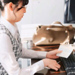 【痴女】 「これは経費で落ちません！」いつも地味で生真面目で領収書を突っ返してくる経理部のOLがデリヘル嬢で痴女だった。神村さん編【配信限定】 神村さつき ＜FANZA＞