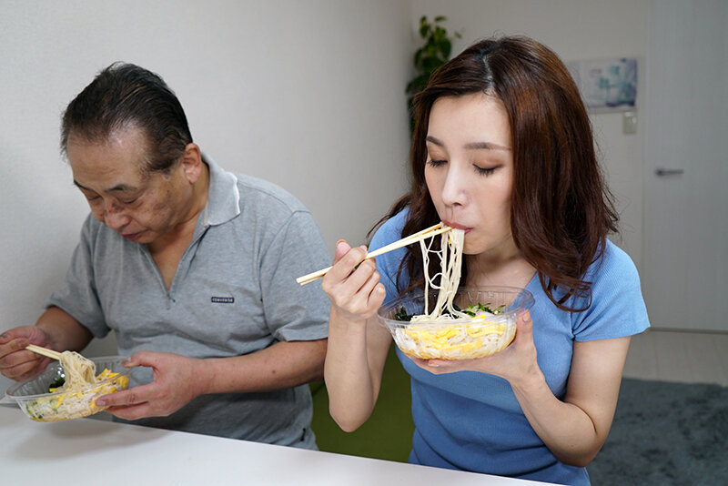 【痴女】 義父を弄ぶ淫乱痴女妻 三ツ星ひかる ＜FANZA＞