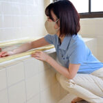 【痴女】 怪我で動けない俺のご無沙汰チ○ポを神くびれGカップのクール系訪問ヘルパーが 優しくでも淡々と射精のお手伝い20発 水卜さくら ＜FANZA＞