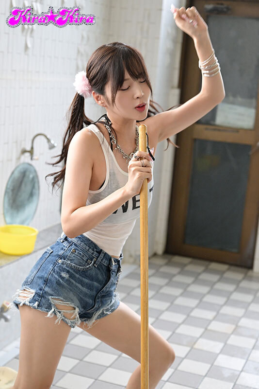 【痴女】 密着洗体手コキで10秒抜きしてくれると噂の銭湯看板娘～おやじ...