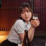 【痴女】 出張先で僕をダメにするキス魔な後輩女子と涎ダラダラ相部屋NTR 呼吸を奪われ接吻スパイダー騎乗位で唾液まみれ溺れイキ 五日市芽依 ＜FANZA＞