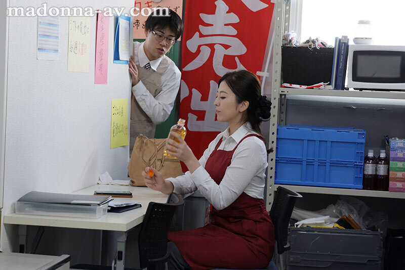 【痴女】 -身も心も相性抜群の2人-。‘想い’と‘唇’が重なる濃密接吻...