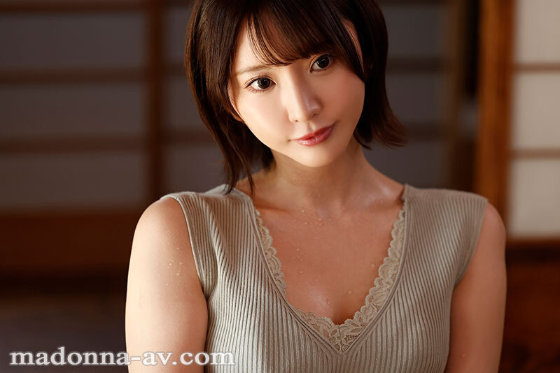 【痴女】 汗ほとばしる人妻の圧倒的な腰振りで、僕は一度も腰を動かさずに...