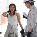 【痴女】 長期工期で性欲ムンムンに溜まったバイト先の筋肉ガテン系お姉さんと仕事中にこっそり抜け出して蒸し暑い仮設休憩所で発散中出しで搾り尽くされたボク。 竹内有紀 ＜FANZA＞