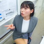 【痴女】 【過激下着セクハラ】残業中オフィスで2人きり、仕事に励む真面目ち〇ぽ部下にどすけべ変態ランジェリーコレクションを見せつけて勃起遊びする人妻巨乳女上司 九井スナオ ＜FANZA＞