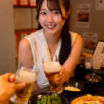 【痴女】 お気に入りの可愛い後輩OLが酔った勢いで豹変！？バレたらヤバい個室居酒屋で暴走バキュームフェラ ＜FANZA＞