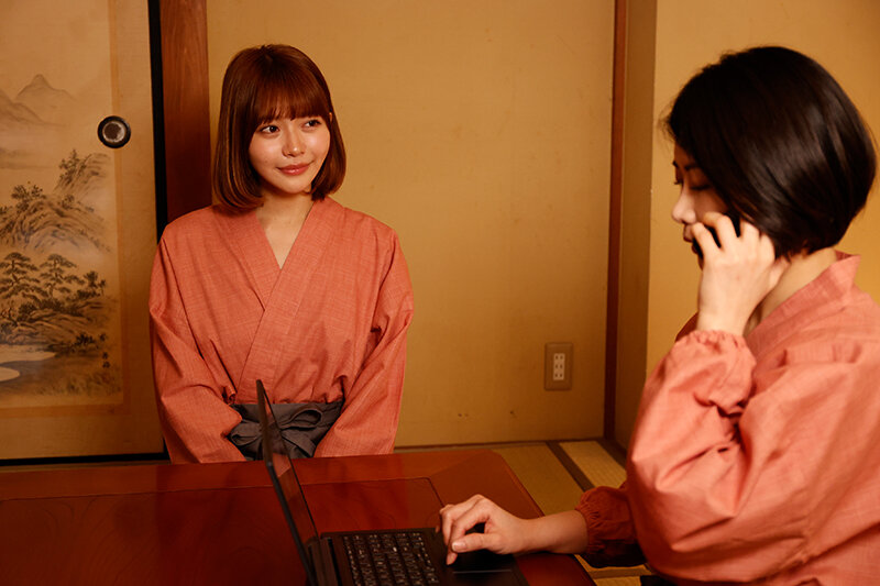 【痴女】 SNSでバズった温泉宿の看板娘は巨乳美人姉妹！！ 3 ＜FA...